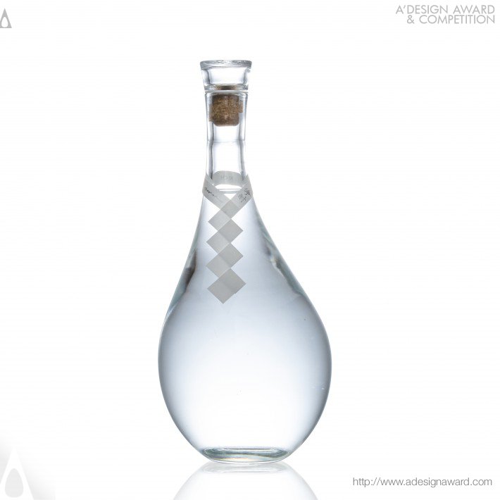 Jo Chu Sake Bottle by Eisuke Tachikawa